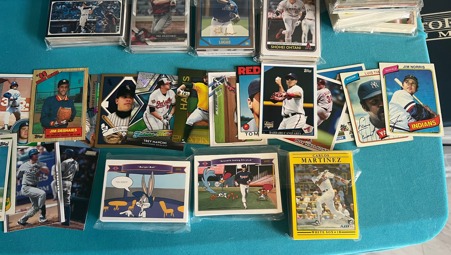 Baseball Card Lot Huge Collection 600 Plus MLB Modern to Vintage / Toploaders