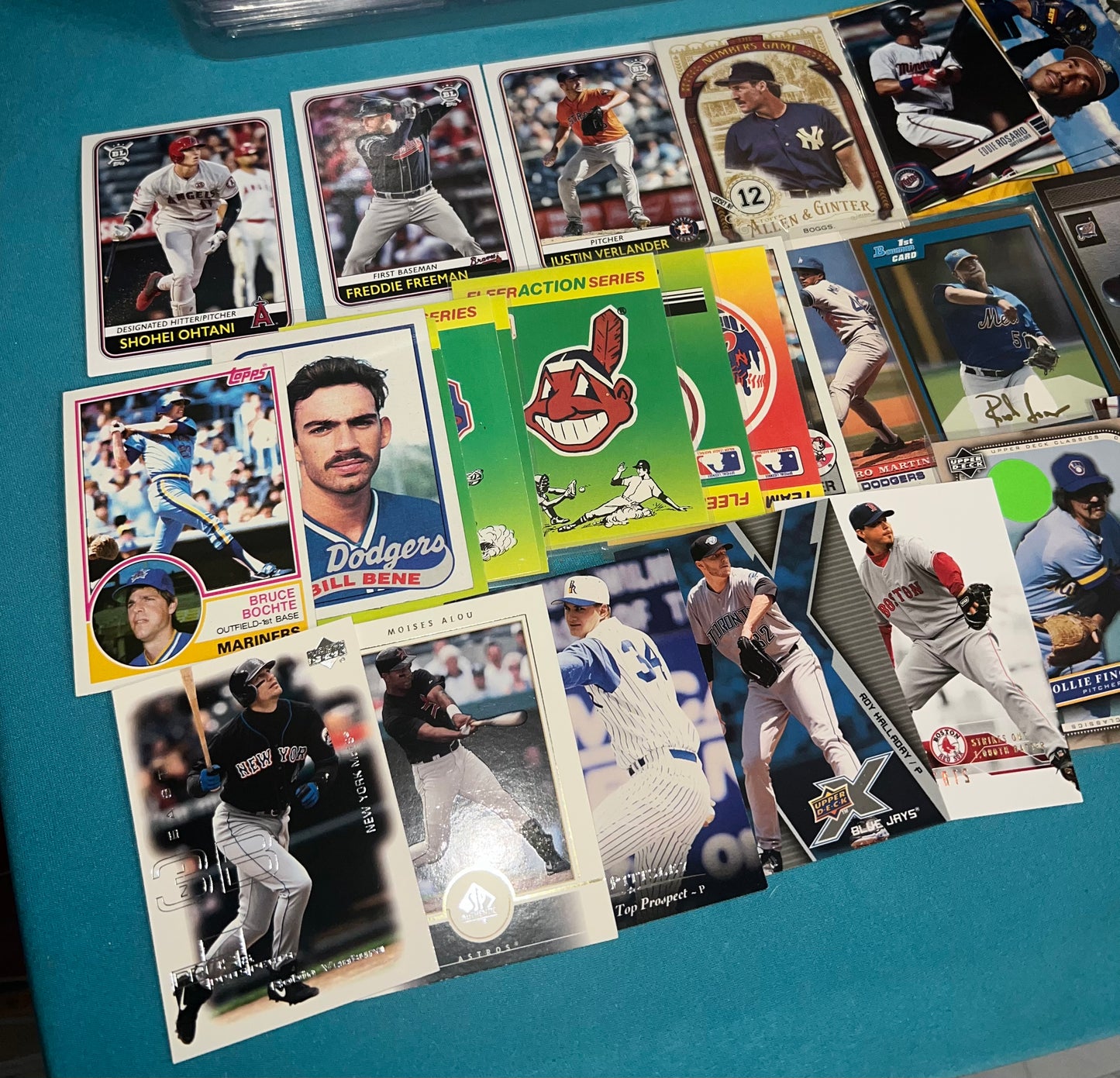 Baseball Card Lot Huge Collection 600 Plus MLB Modern to Vintage / Toploaders